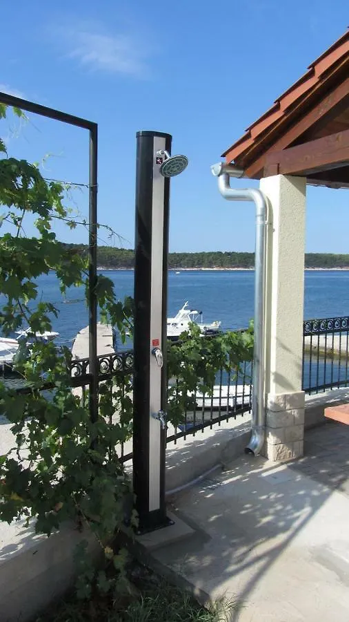 Villa Riva Barbat na Rabu Apartment