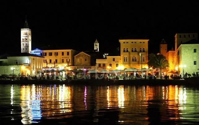 Villa Riva Barbat na Rabu Apartment